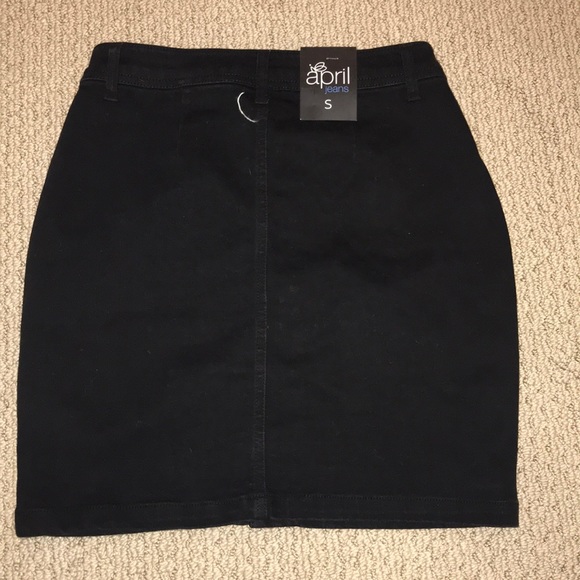 Black skirt - Picture 2 of 4